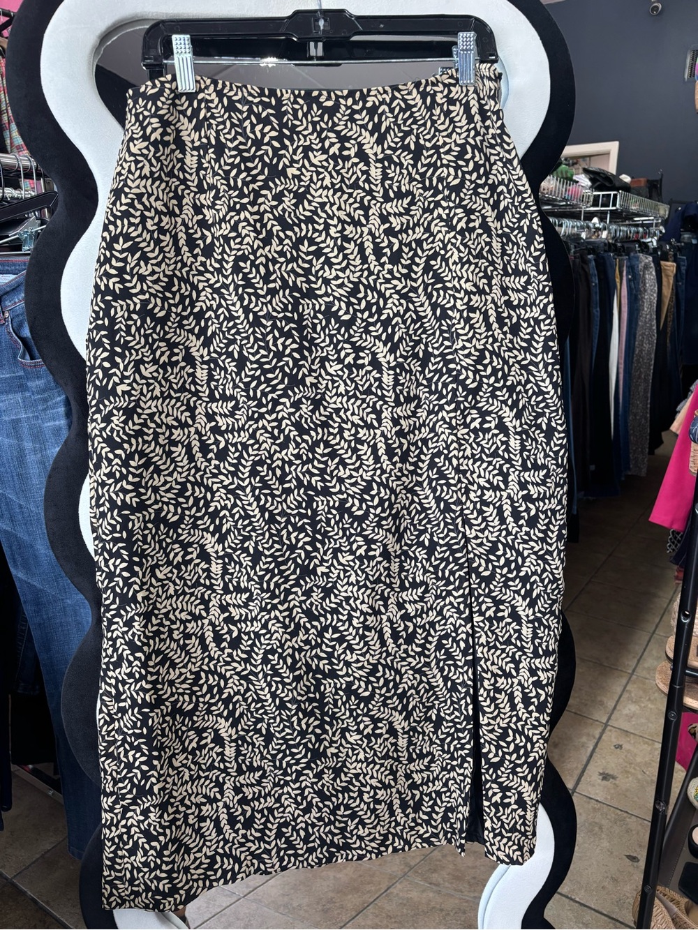 Vintage Vision Apparel Black and Cream Printed Midi Skirt